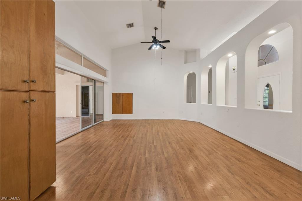 4056 Gingold St Property Photo 13