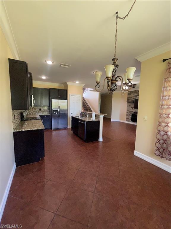 2427 Ashbury Cir Property Photo 4