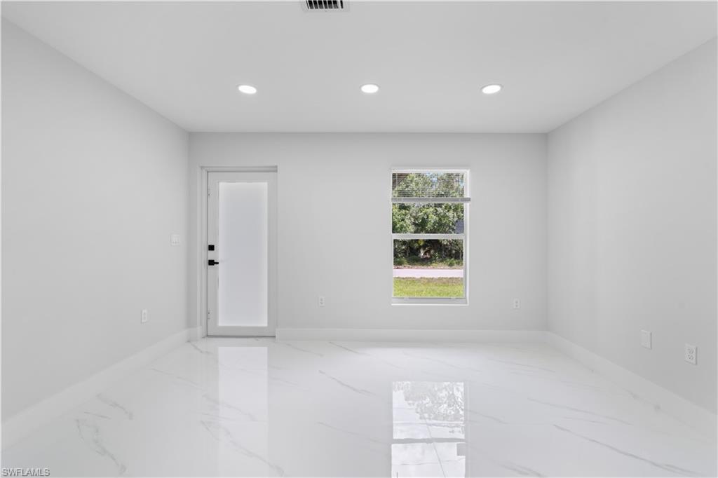 1055 Asther St E Property Photo 6