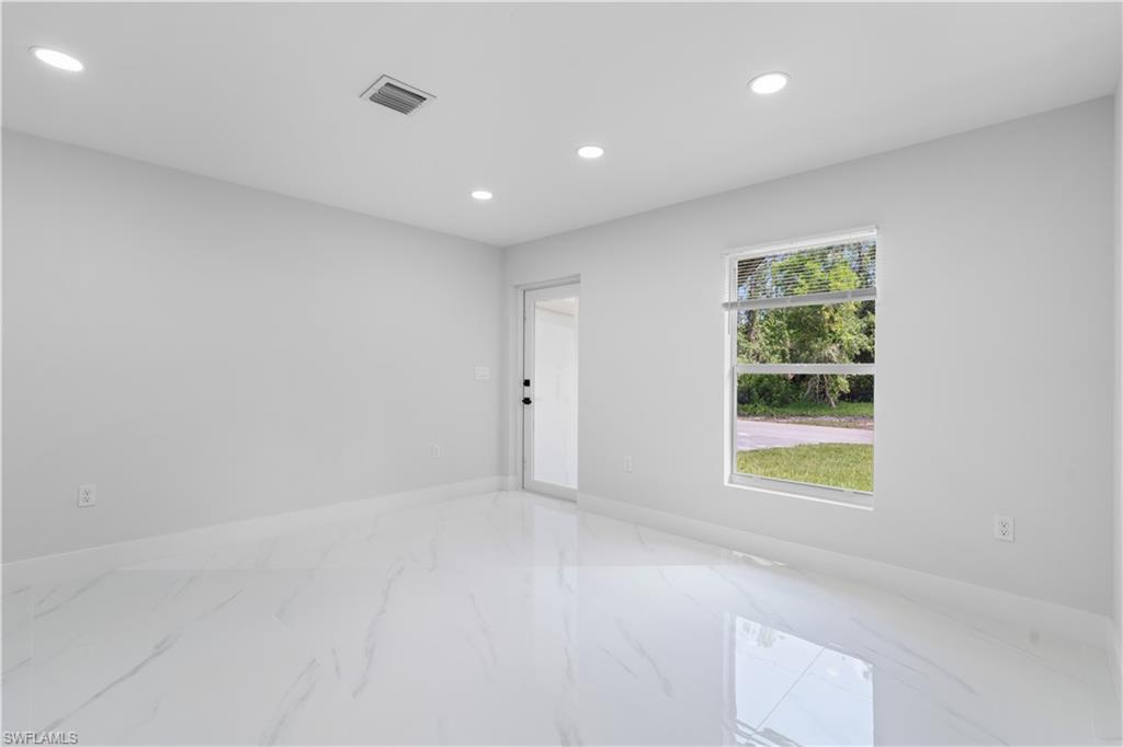 1055 Asther St E Property Photo 8