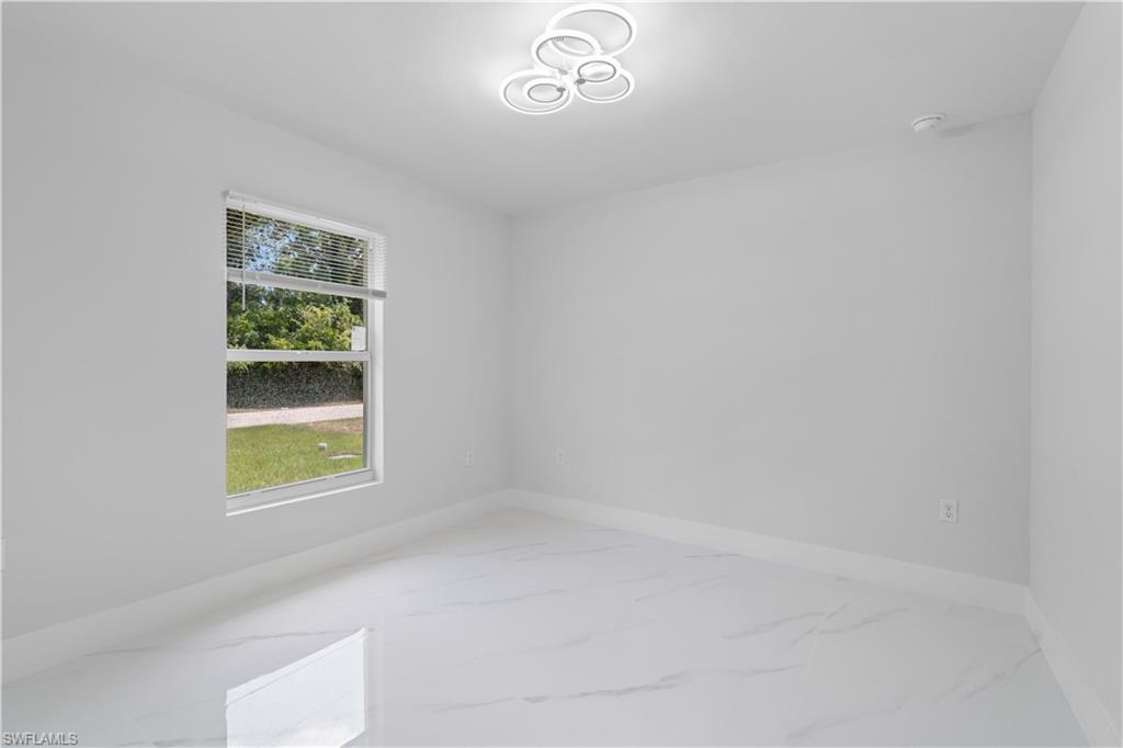 1055 Asther St E Property Photo 18