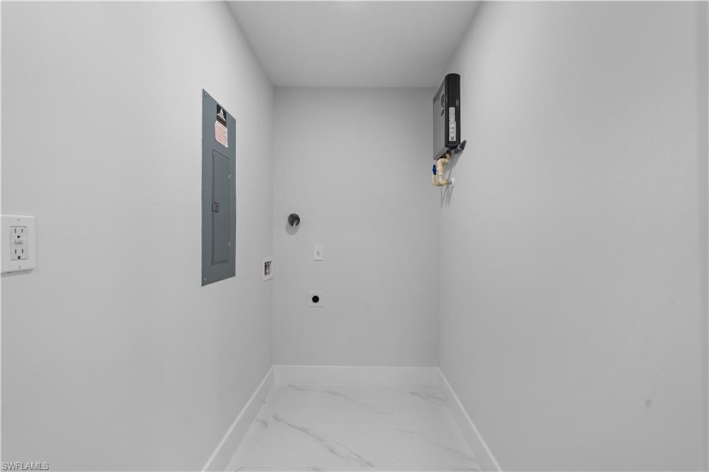 1055 Asther St E Property Photo 20