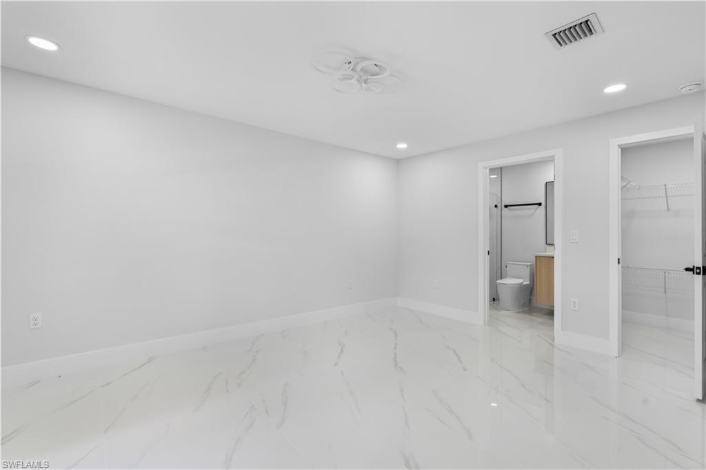 1055 Asther St E Property Photo 21
