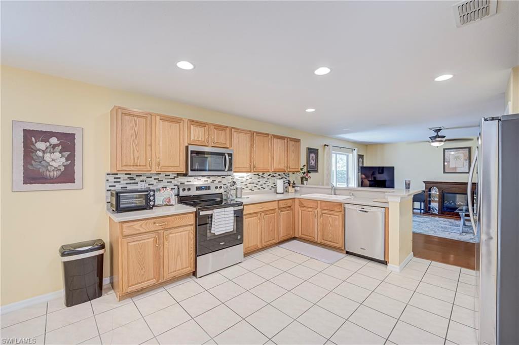 8889 Fawn Ridge Dr Property Photo 7