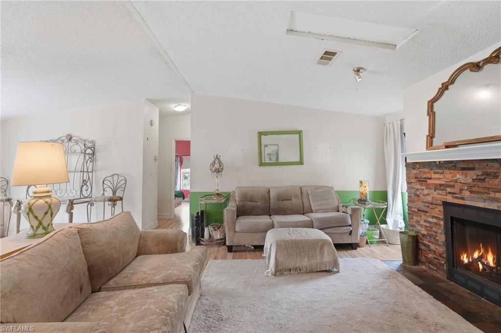 7962 Bartholomew Dr Property Photo 3