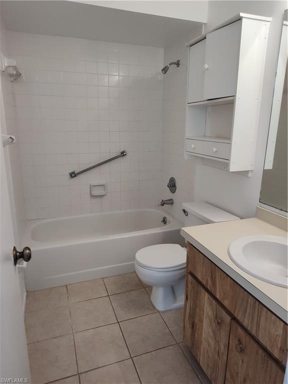 9395 Lennex Ln W 9395 Property Photo 3