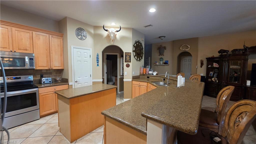 12810 Aston Oaks Dr Property Photo 2