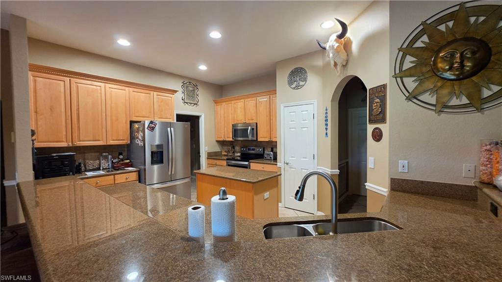 12810 Aston Oaks Dr Property Photo 4