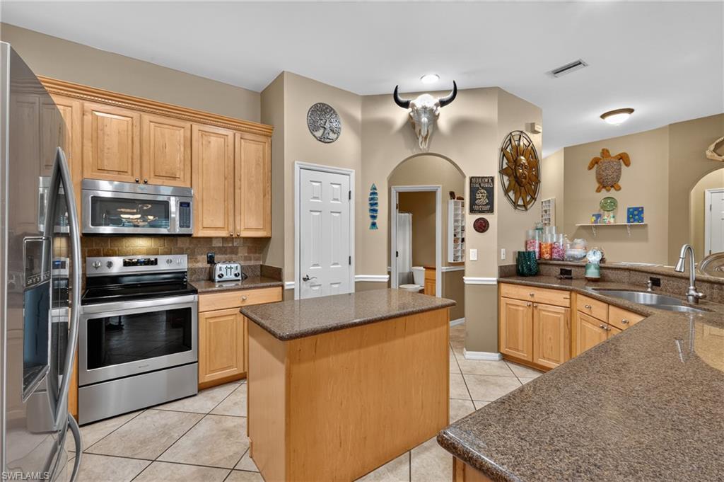 12810 Aston Oaks Dr Property Photo 16