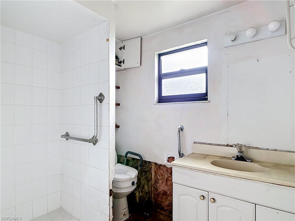8318 Roosevelt St Property Photo 34