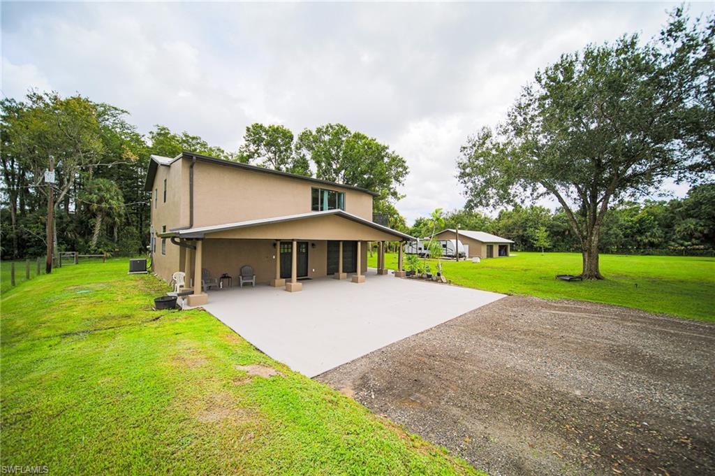 5961 Pangola Rd Property Photo 2
