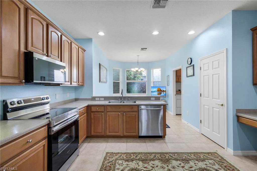 9830 Mar Largo Cir Property Photo 11