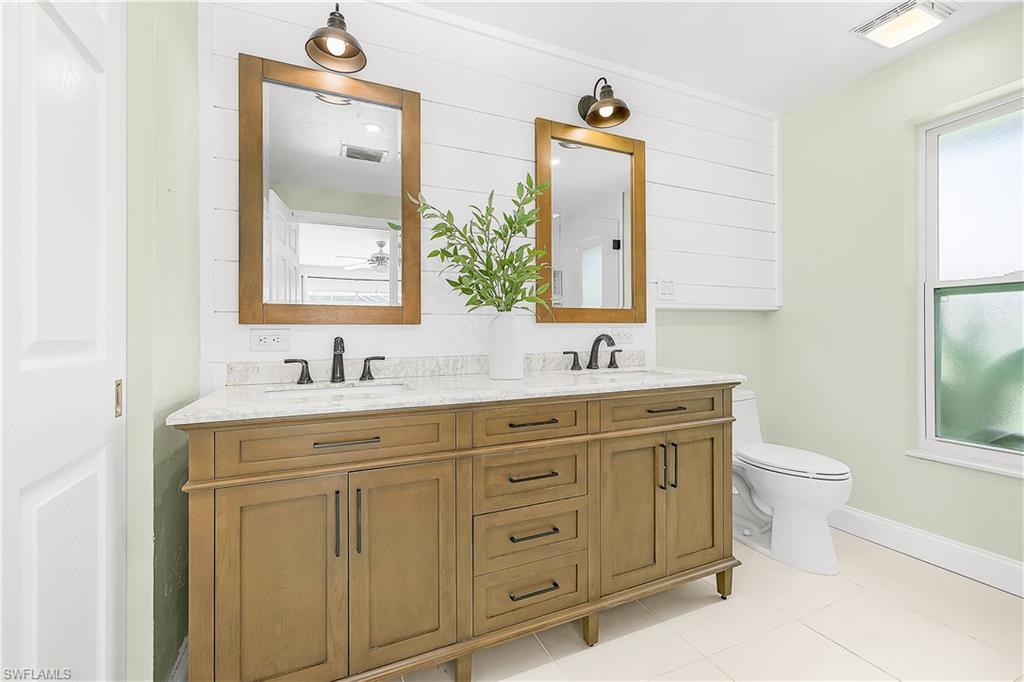 6954 Pickadilly Ct Property Photo 9