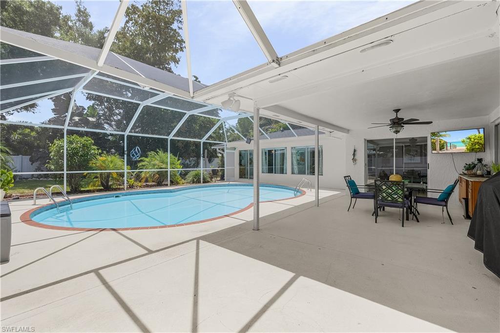 6954 Pickadilly Ct Property Photo 12