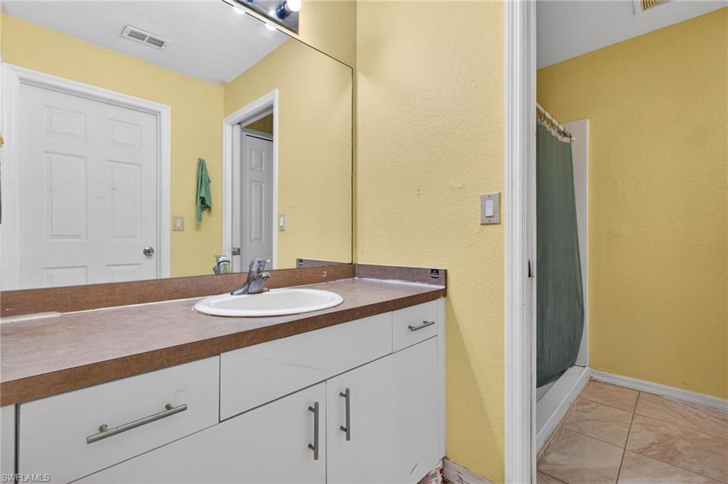 4700/4702 Leonard Blvd S Property Photo 14