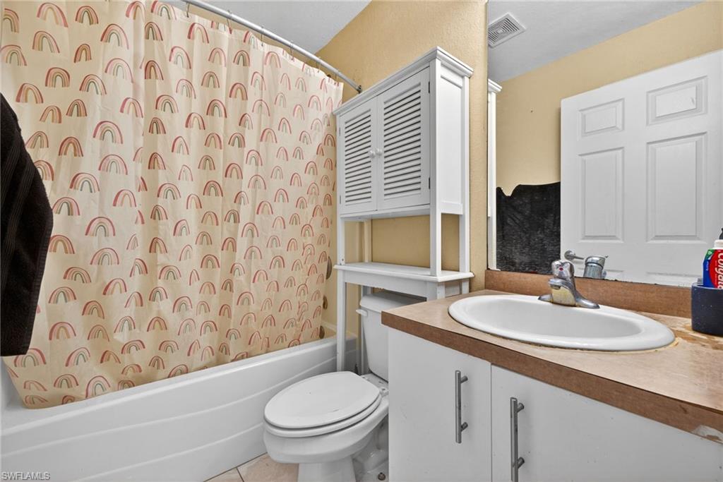 4700/4702 Leonard Blvd S Property Photo 16