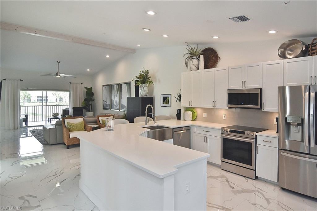 10235 Bismark Palm Way 1521 Property Photo 2