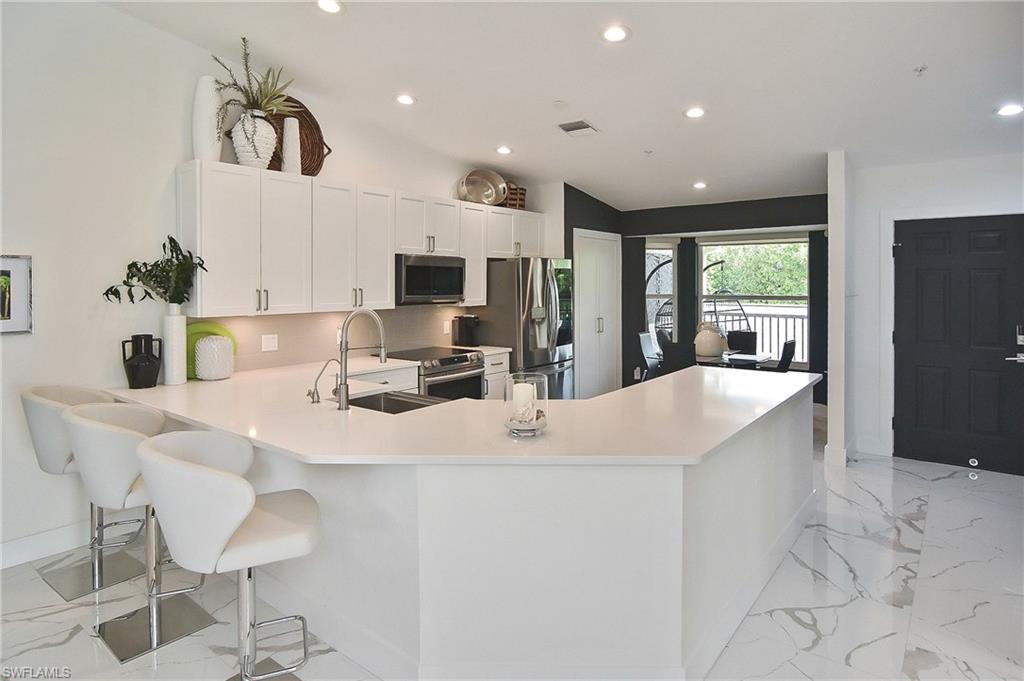 10235 Bismark Palm Way 1521 Property Photo 3