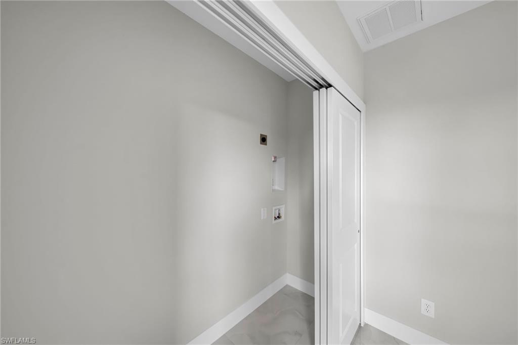 462 Lampion Ave S Side Apt Property Photo 7