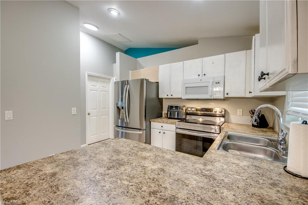 3227 Santa Barbara Blvd Property Photo 16