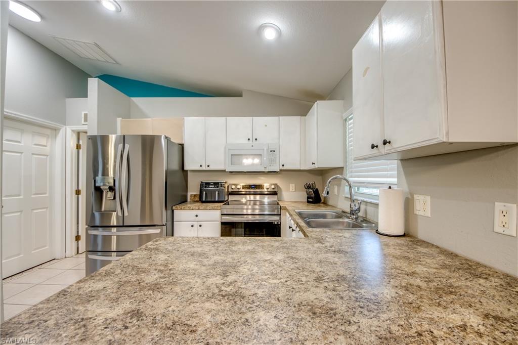 3227 Santa Barbara Blvd Property Photo 17
