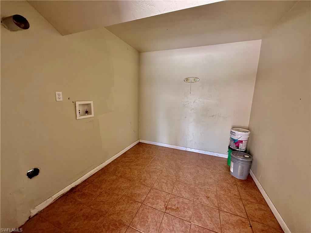 217 Oaklawn Ct Property Photo 5