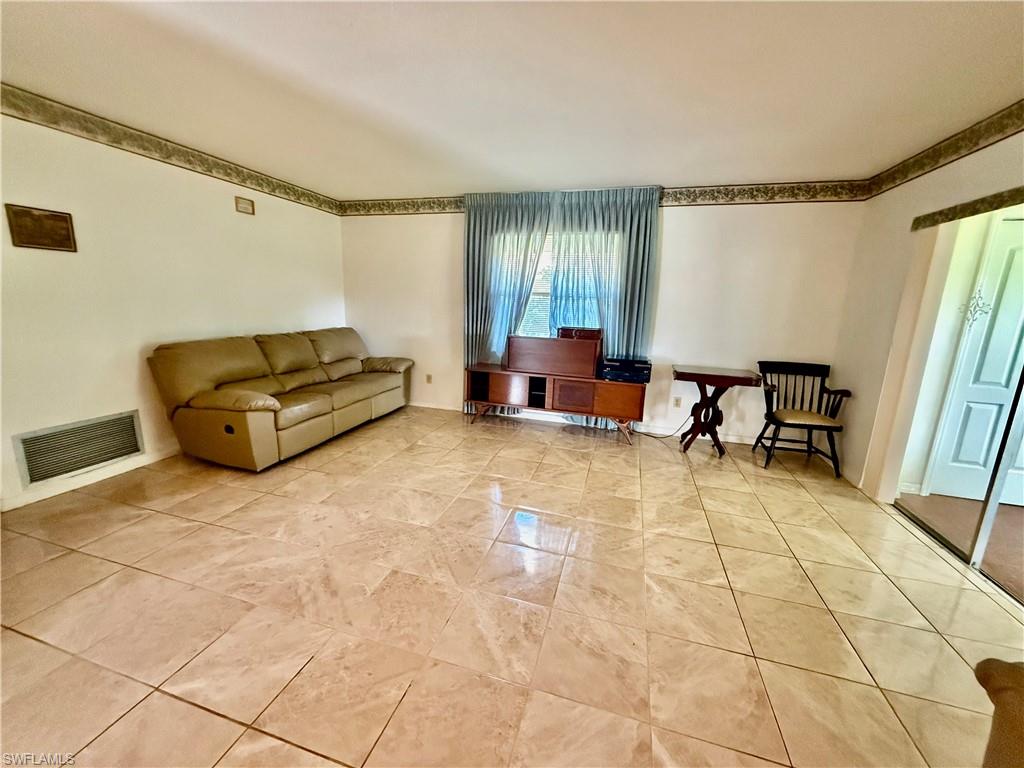 217 Oaklawn Ct Property Photo 10