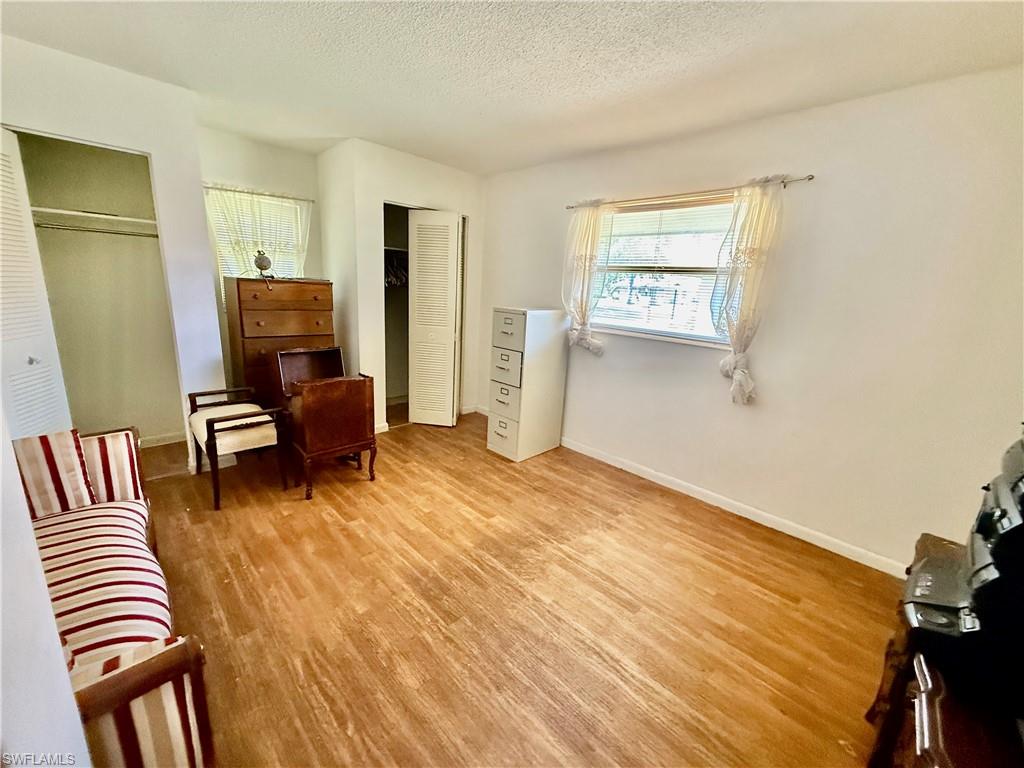 217 Oaklawn Ct Property Photo 17