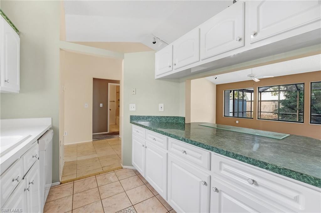 5581 Longleaf Dr Property Photo 5