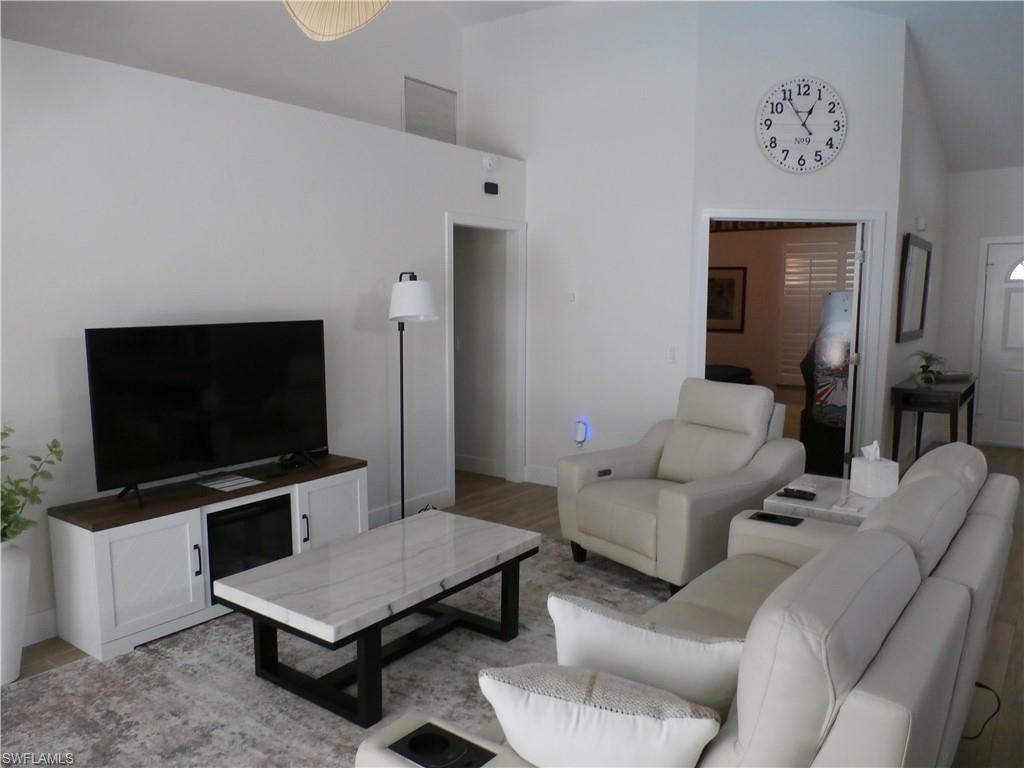 16252 Kelly Woods Dr Property Photo 9