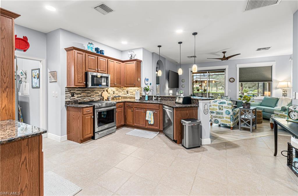 10695 Camarelle Cir Property Photo 16