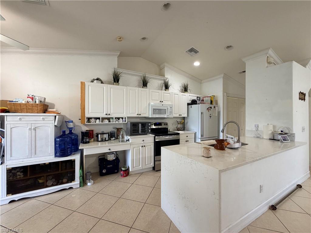 1621 Sw 14th Ter Property Photo 4