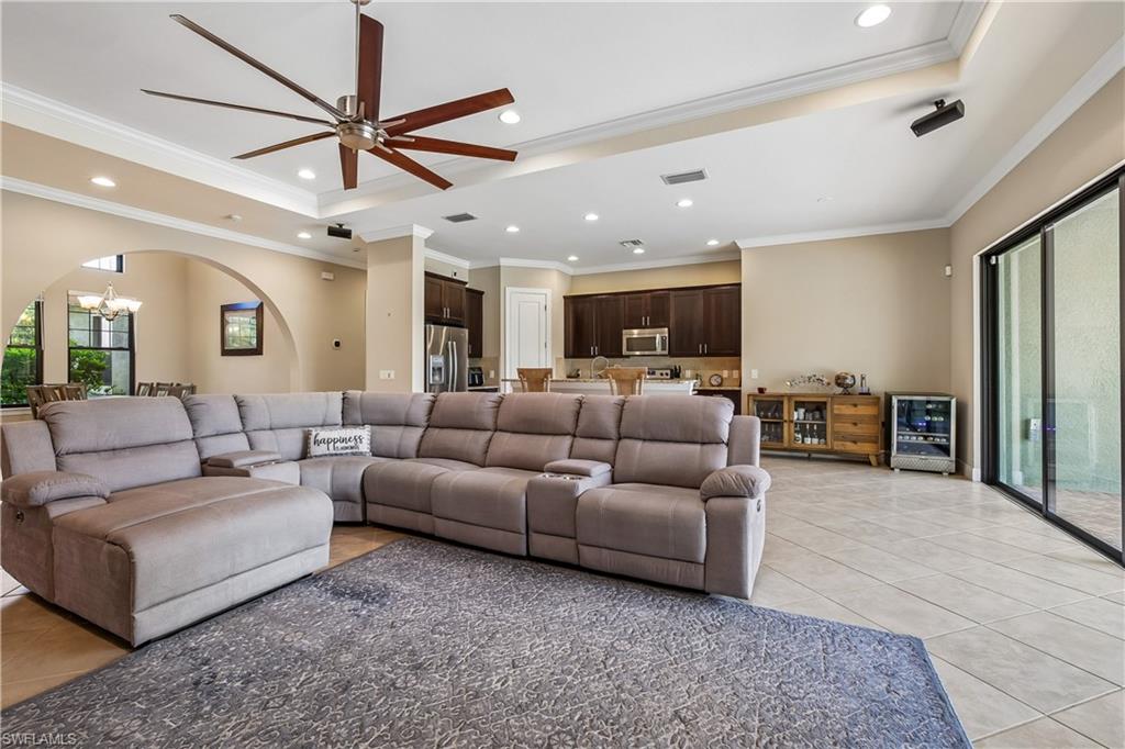 10100 Belcrest Blvd Property Photo 10
