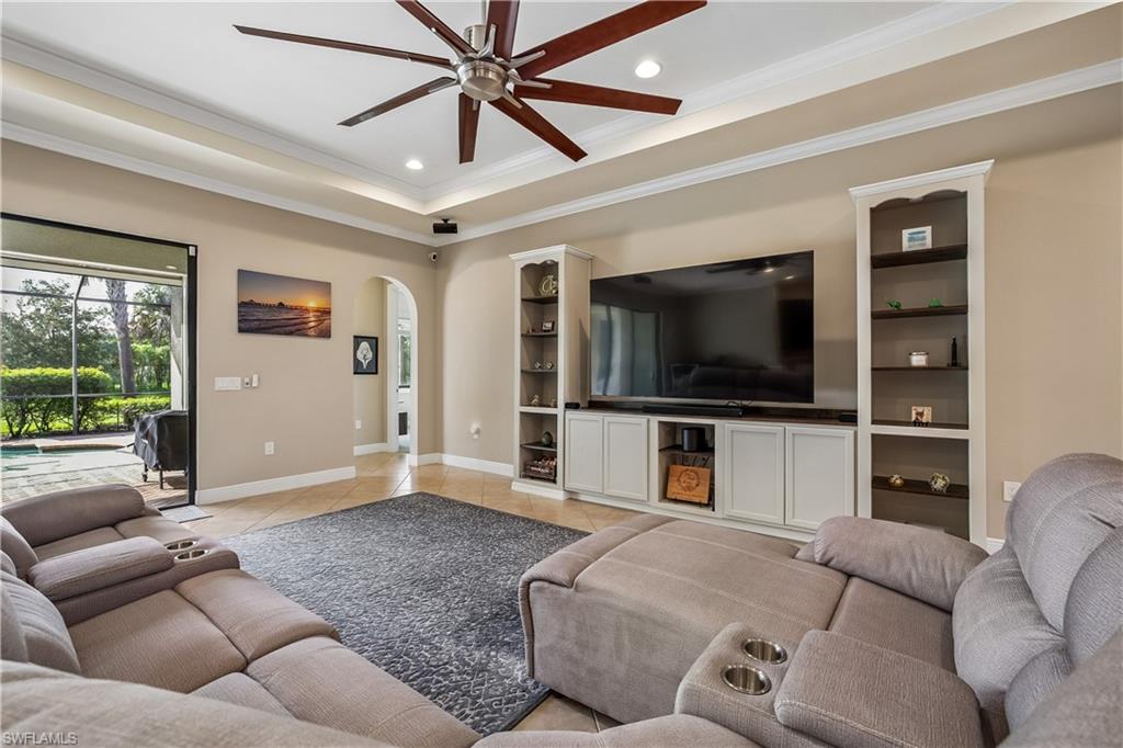 10100 Belcrest Blvd Property Photo 11