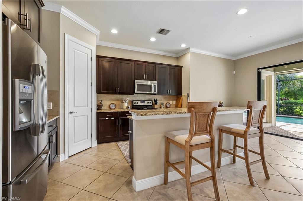 10100 Belcrest Blvd Property Photo 15