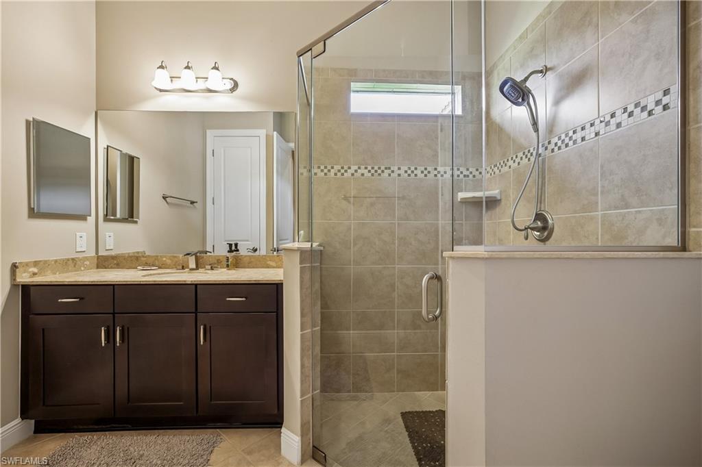 10100 Belcrest Blvd Property Photo 22