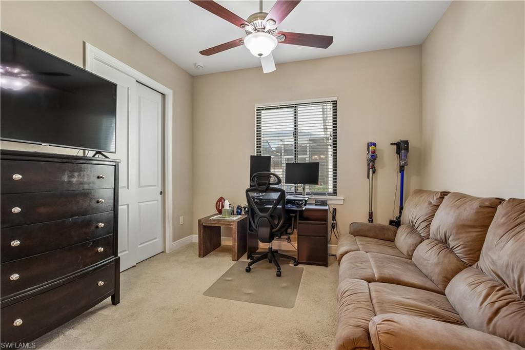 10100 Belcrest Blvd Property Photo 25