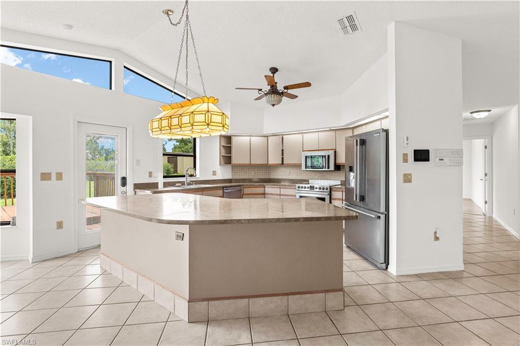 27255 Hickory Hill Rd Property Photo 22