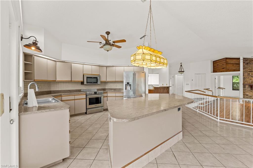 27255 Hickory Hill Rd Property Photo 23