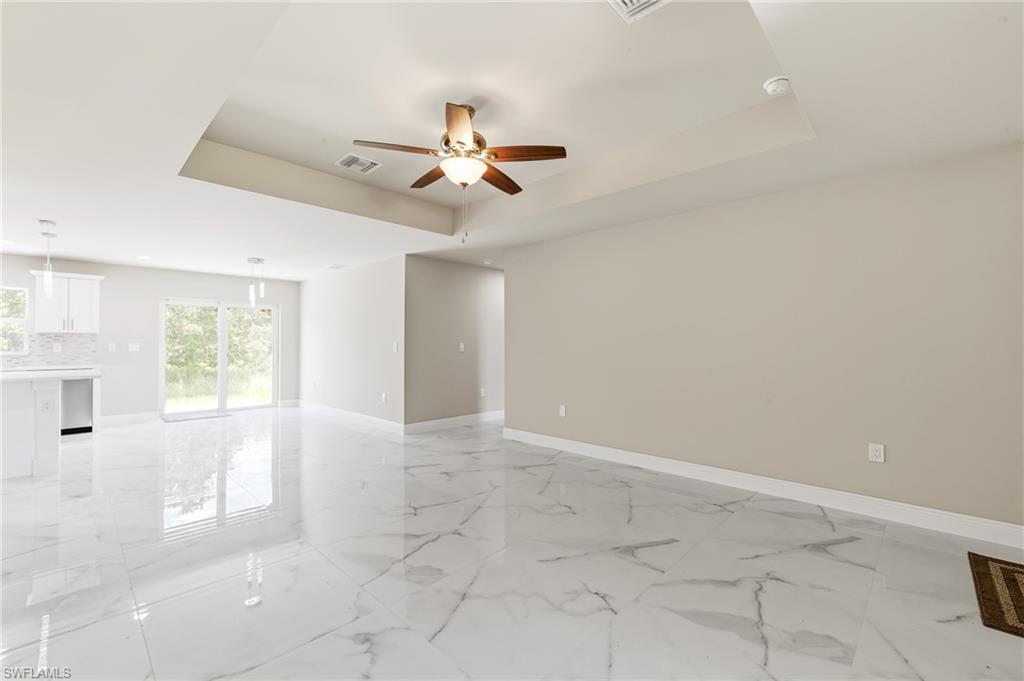 1895 Weldon Ave Property Photo 3