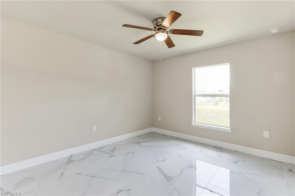 1895 Weldon Ave Property Photo 9