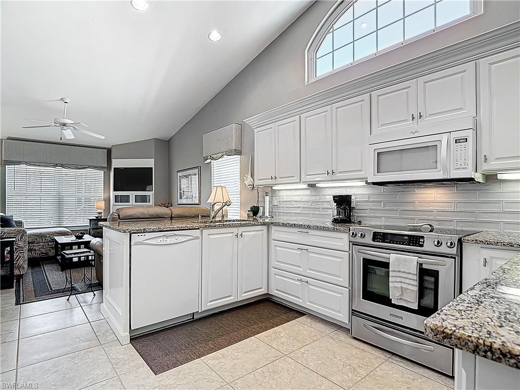 2240 Corona Del Sire Dr Property Photo 18