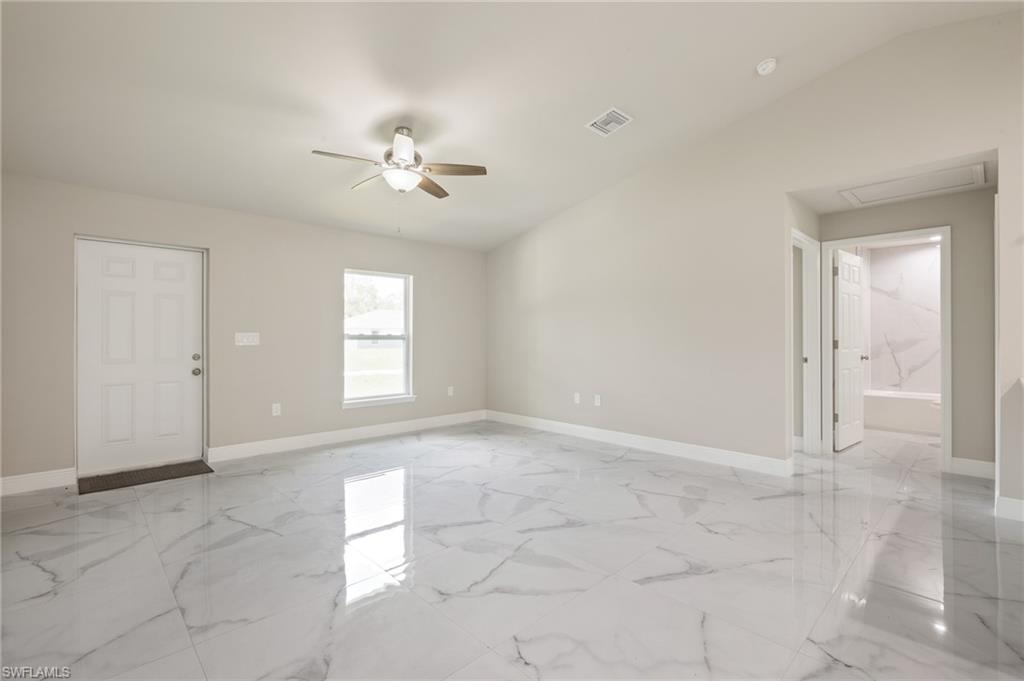 131 Sanborn Dr Property Photo 3