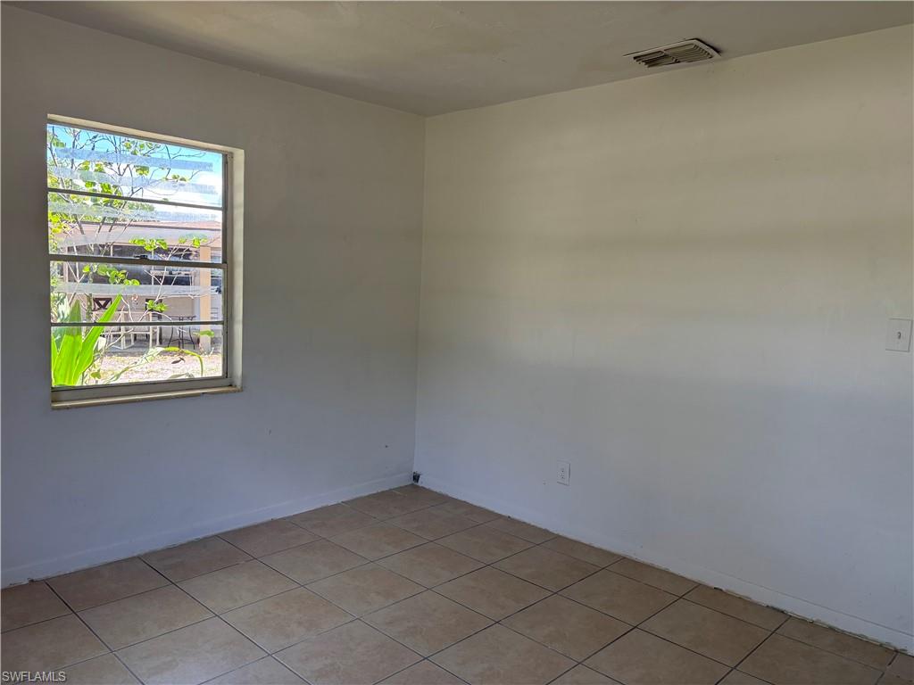 3977 Seminole Ave Property Photo 9