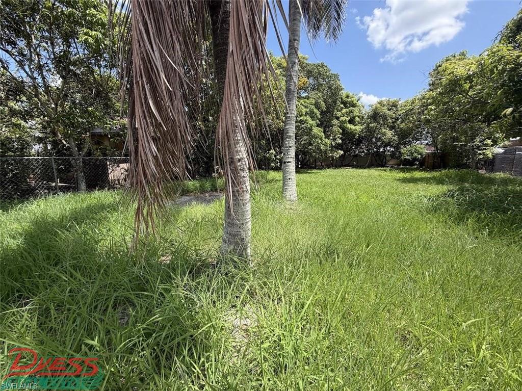 324 E Obispo Ave Property Photo 3