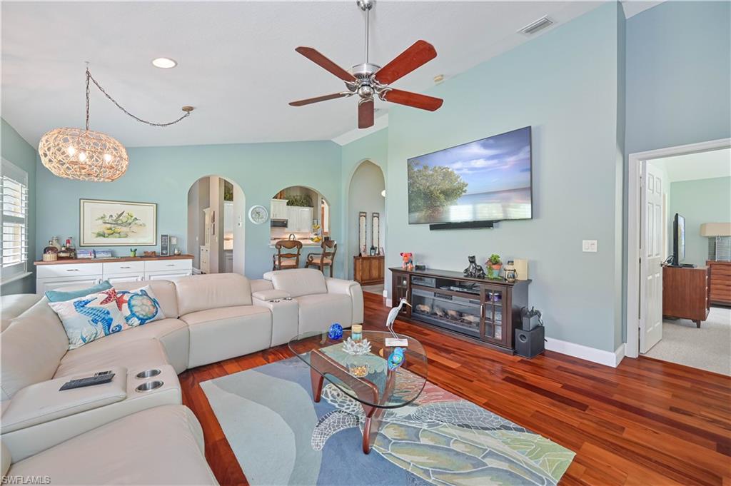 15139 Ligustrum Ln Property Photo 7