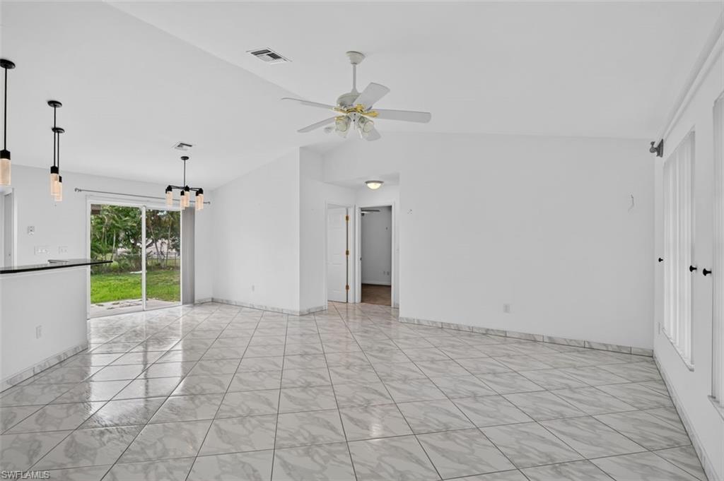 827 Sw 29th Ter Property Photo 5