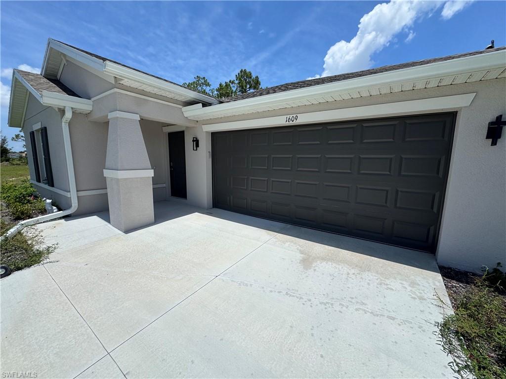 1609 NE 33rd TER Property Photo 1
