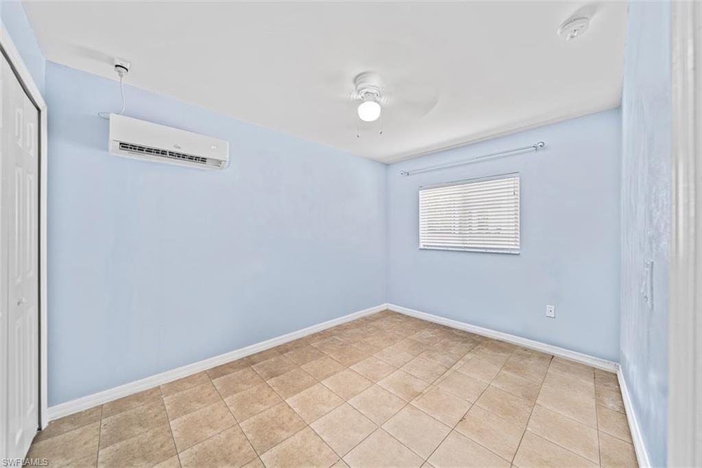 1243 Earnest St E Property Photo 24