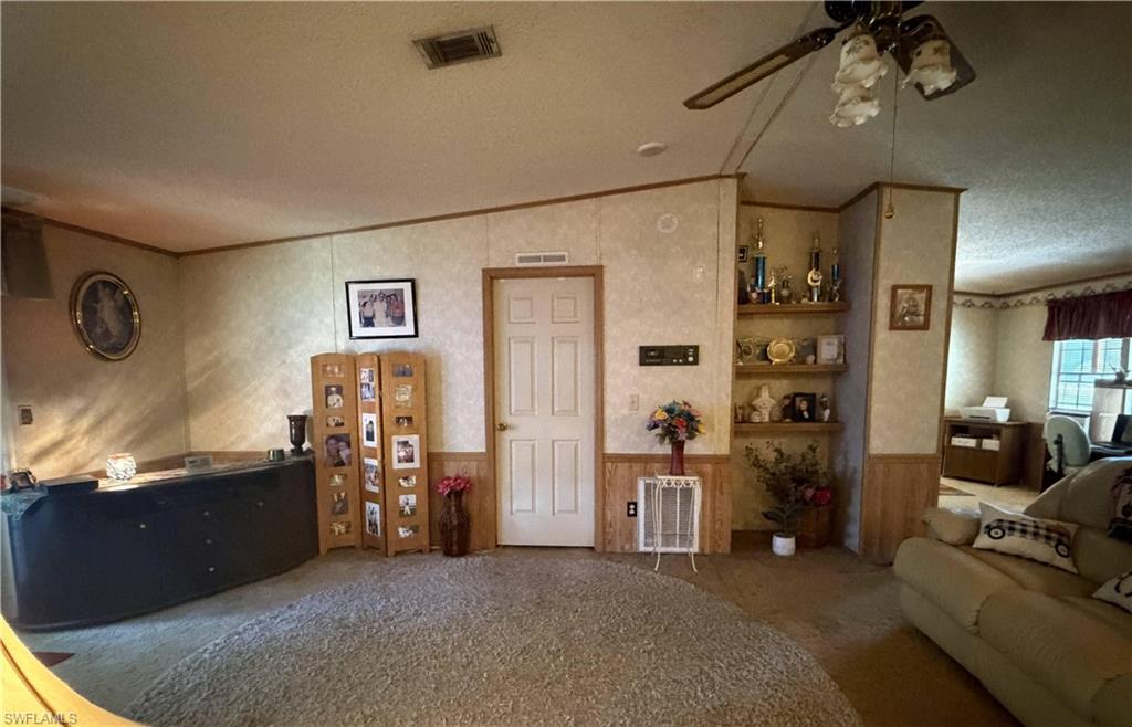 223 Pine Ln Property Photo 3